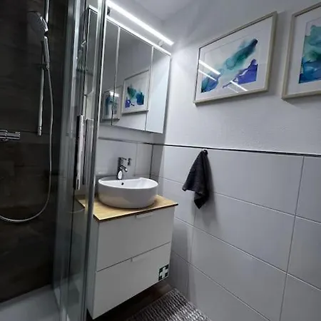 Mit Wintergarten & Gruener Aussicht Im Schwarzwald