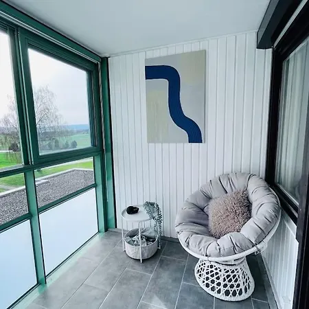 Mit Wintergarten & Gruener Aussicht Im Schwarzwald