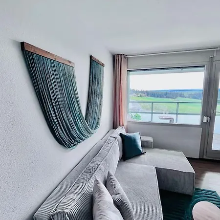 Appartement Mit Wintergarten & Gruener Aussicht Im Schwarzwald *