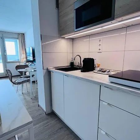 Mit Wintergarten & Gruener Aussicht Im Schwarzwald